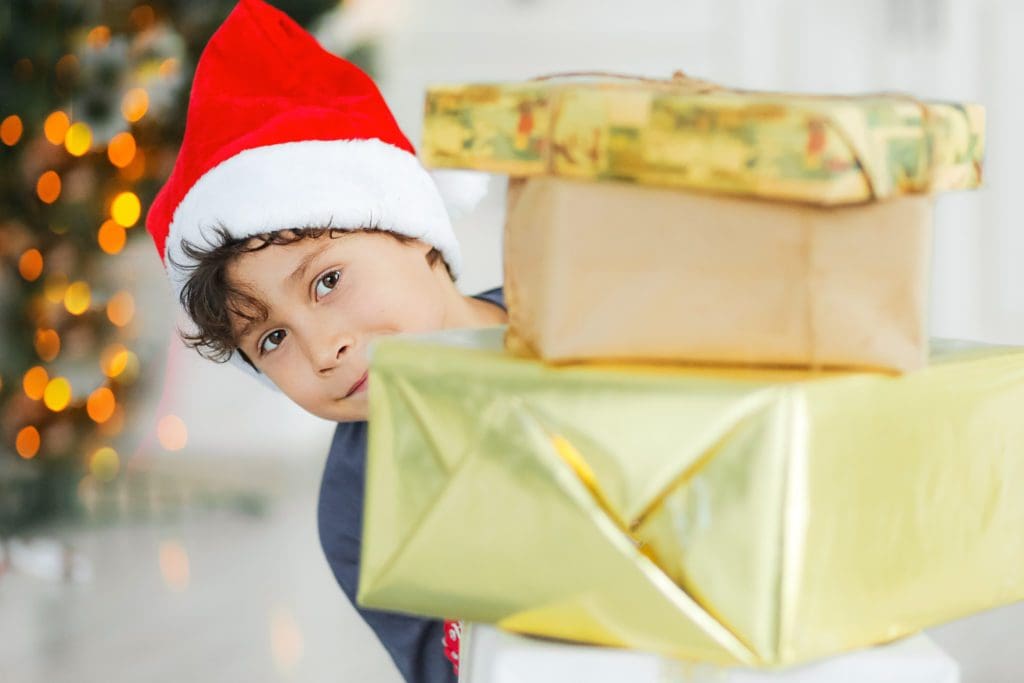 7 heartwarming, easy holiday traditions you can start at home